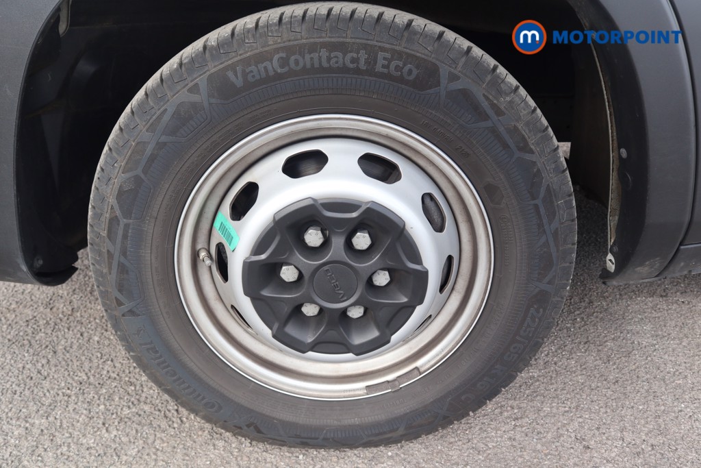 Iveco Daily Business Automatic Diesel High Volume-High Roof Van - Stock Number (1631866) - 16th supplementary image