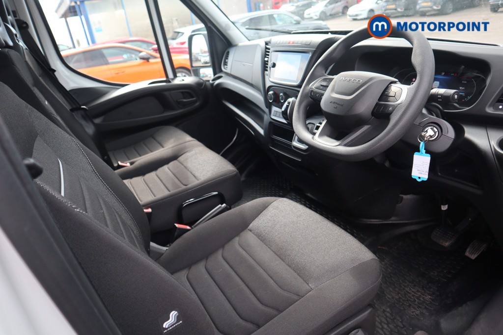 Iveco Daily Business Automatic Diesel High Volume-High Roof Van - Stock Number (1631866) - 1st supplementary image