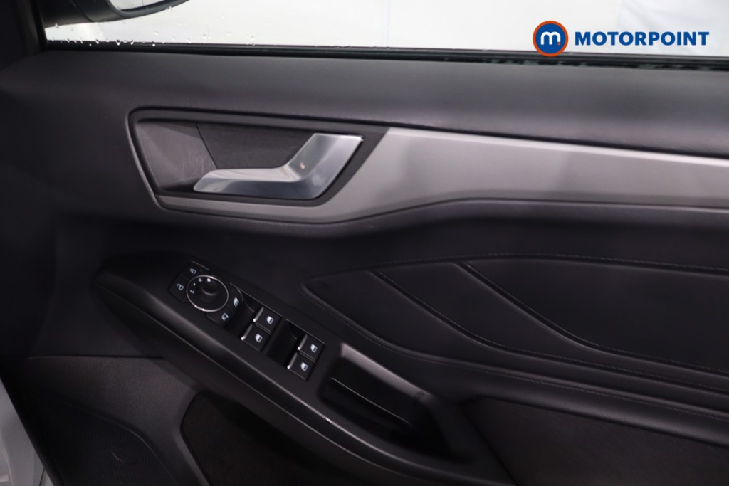 Ford Focus St-Line Style Manual Petrol Hatchback - Stock Number (1632279) - 24th supplementary image