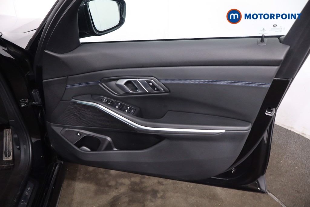 BMW 3 Series M Sport Automatic Petrol Plug-In Hybrid Saloon - Stock Number (1617096) - 25th supplementary image