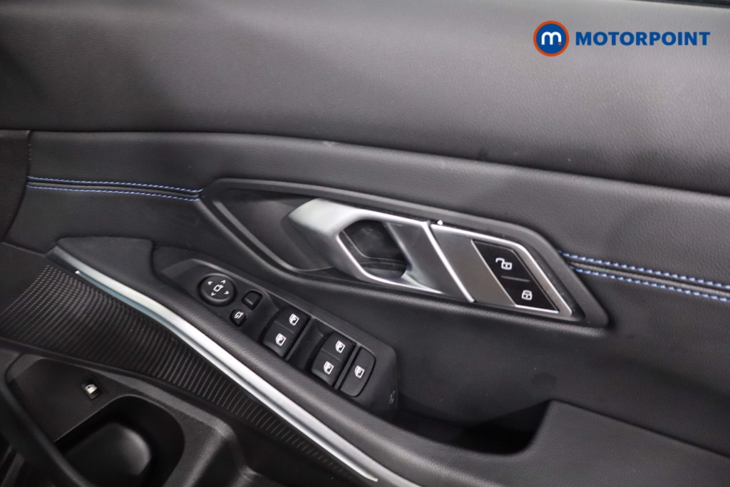 BMW 3 Series M Sport Automatic Petrol Plug-In Hybrid Saloon - Stock Number (1617096) - 26th supplementary image