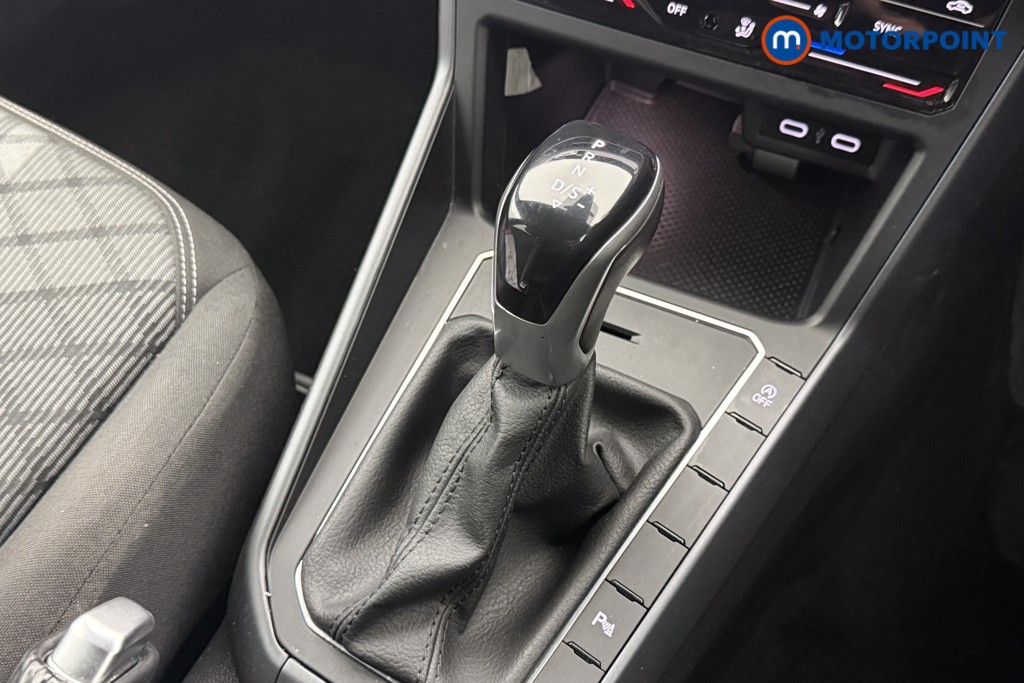 Volkswagen Polo R-Line Automatic Petrol Hatchback - Stock Number (1620698) - 6th supplementary image