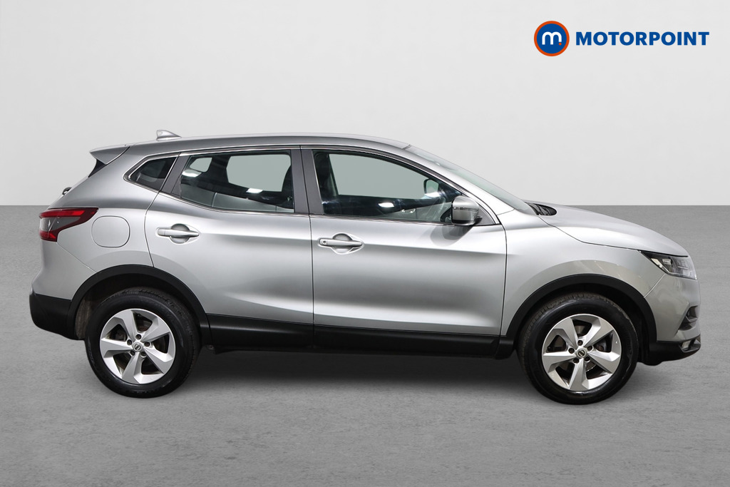 Nissan Qashqai Acenta Premium Automatic Diesel SUV - Stock Number (1621452) - Drivers side