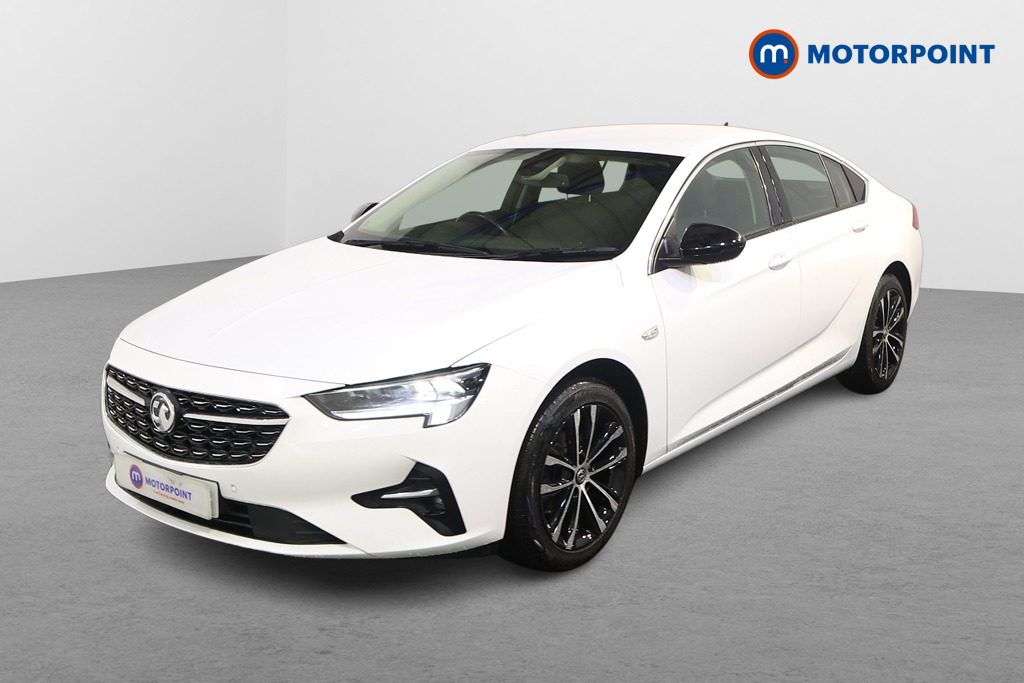 Vauxhall Insignia Design Manual Diesel Hatchback - Stock Number (1622853) - Passenger side front corner