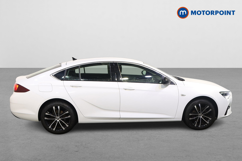 Vauxhall Insignia Design Manual Diesel Hatchback - Stock Number (1622853) - Drivers side