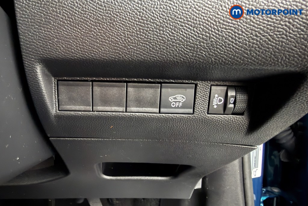 Peugeot 2008 Allure Manual Petrol SUV - Stock Number (1626696) - 5th supplementary image