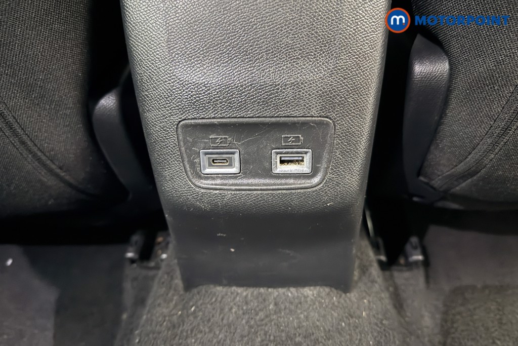 Peugeot 2008 Allure Manual Petrol SUV - Stock Number (1626696) - 18th supplementary image