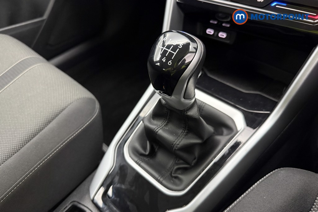 Volkswagen T-Roc Life Manual Petrol SUV - Stock Number (1627270) - 17th supplementary image