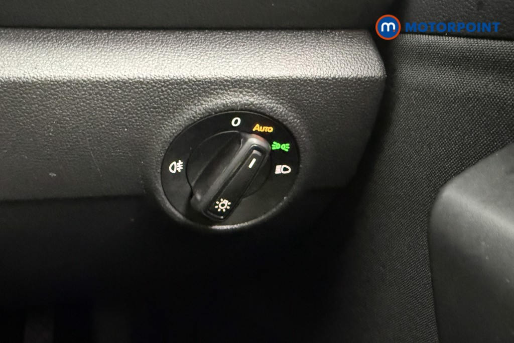 Volkswagen T-Roc Life Manual Petrol SUV - Stock Number (1627270) - 21st supplementary image