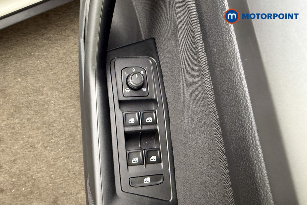 Volkswagen T-Roc Life Manual Petrol SUV - Stock Number (1627270) - 22nd supplementary image