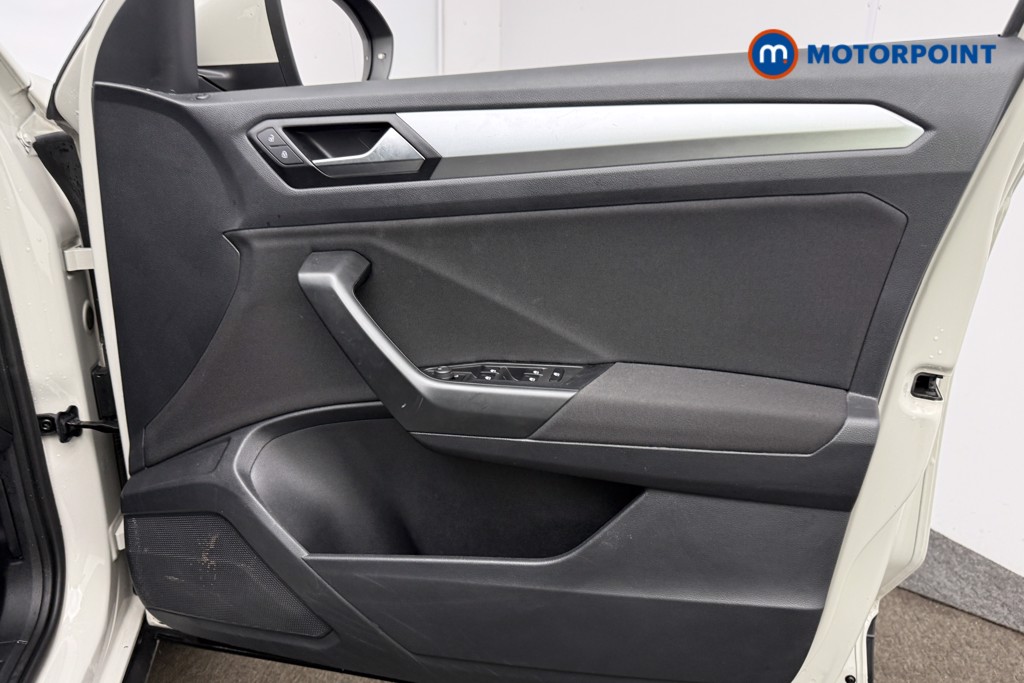 Volkswagen T-Roc Life Manual Petrol SUV - Stock Number (1627270) - 24th supplementary image