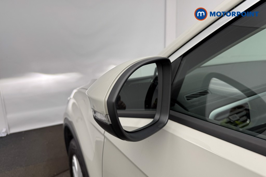 Volkswagen T-Roc Life Manual Petrol SUV - Stock Number (1627270) - 26th supplementary image