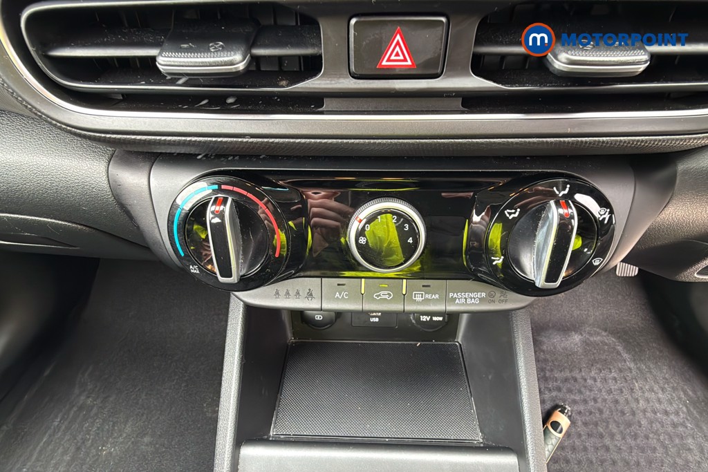 Hyundai Kona Se Connect Manual Petrol SUV - Stock Number (1627522) - 12th supplementary image