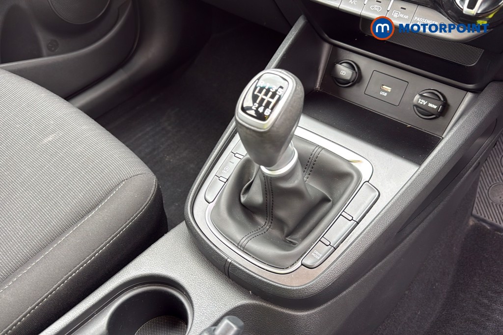 Hyundai Kona Se Connect Manual Petrol SUV - Stock Number (1627522) - 15th supplementary image