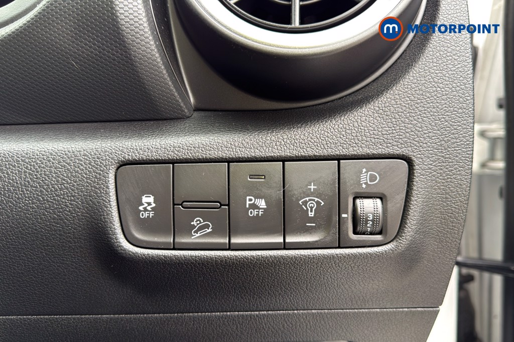 Hyundai Kona Se Connect Manual Petrol SUV - Stock Number (1627522) - 18th supplementary image