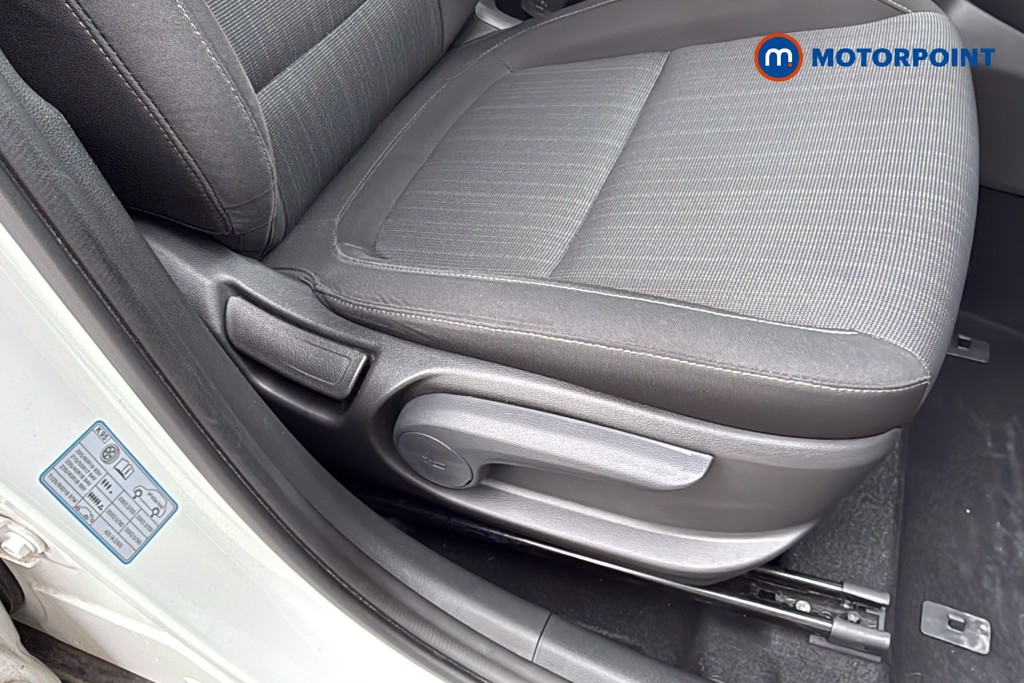 Hyundai Kona Se Connect Manual Petrol SUV - Stock Number (1627522) - 25th supplementary image