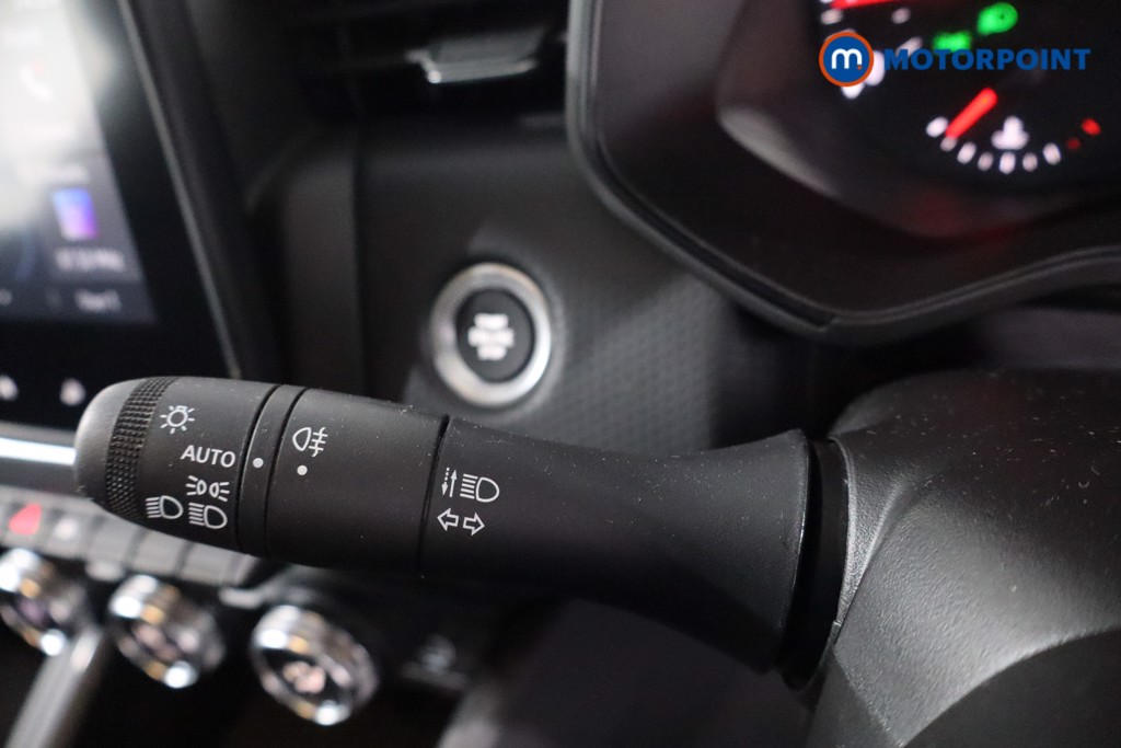 Renault Clio Iconic Edition Manual Petrol Hatchback - Stock Number (1627701) - 14th supplementary image