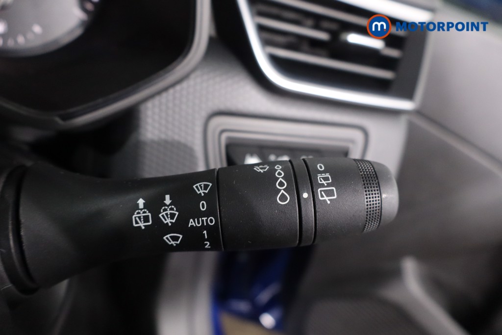 Renault Clio Iconic Edition Manual Petrol Hatchback - Stock Number (1627701) - 15th supplementary image