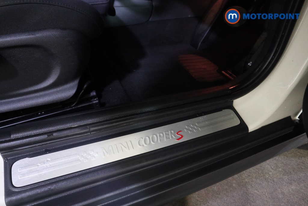 Mini Hatchback Cooper S Classic Automatic Petrol Hatchback - Stock Number (1628539) - 13th supplementary image