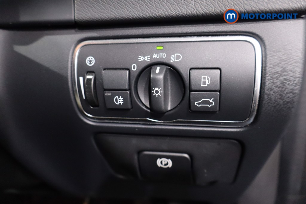 Volvo V60 Se Lux Nav Manual Petrol Estate - Stock Number (1628801) - 16th supplementary image