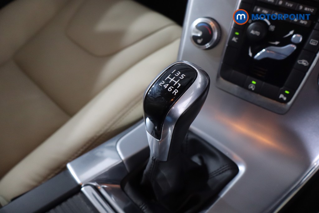 Volvo V60 Se Lux Nav Manual Petrol Estate - Stock Number (1628801) - 20th supplementary image