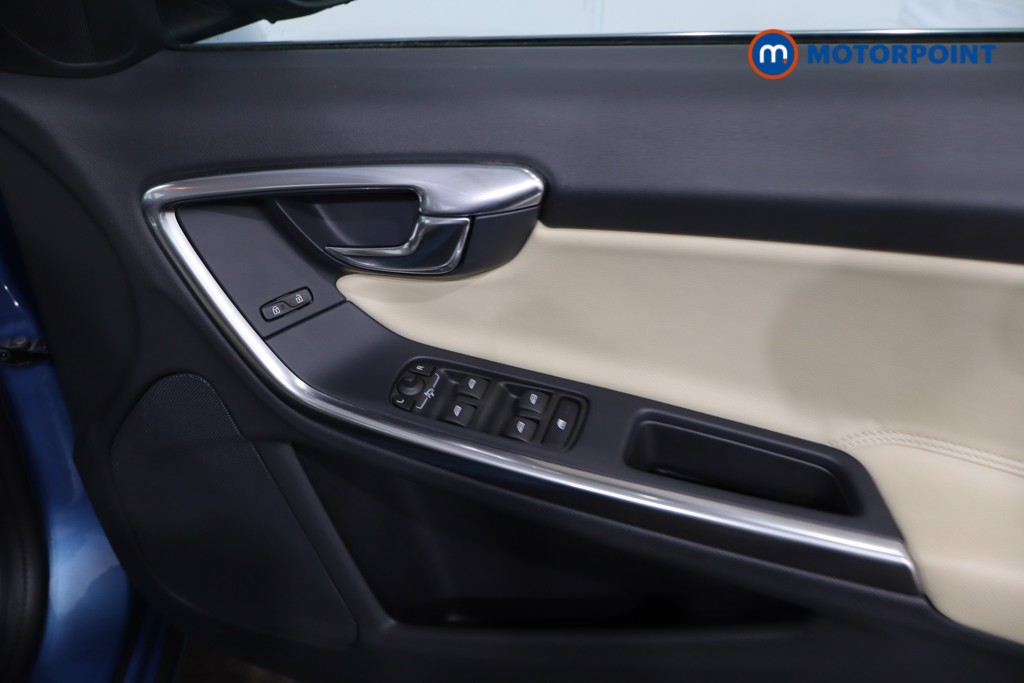 Volvo V60 Se Lux Nav Manual Petrol Estate - Stock Number (1628801) - 26th supplementary image