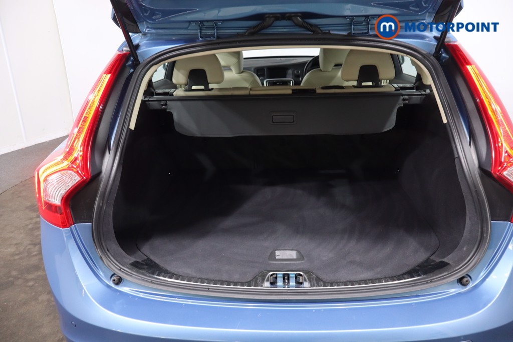 Volvo V60 Se Lux Nav Manual Petrol Estate - Stock Number (1628801) - 39th supplementary image