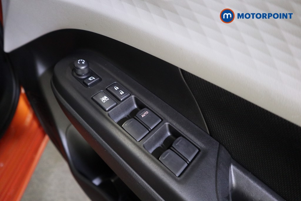 Suzuki Swift Ultra Allgrip Manual Petrol Hatchback - Stock Number (1629068) - 16th supplementary image