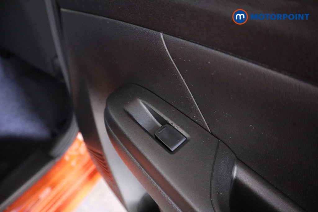 Suzuki Swift Ultra Allgrip Manual Petrol Hatchback - Stock Number (1629068) - 20th supplementary image
