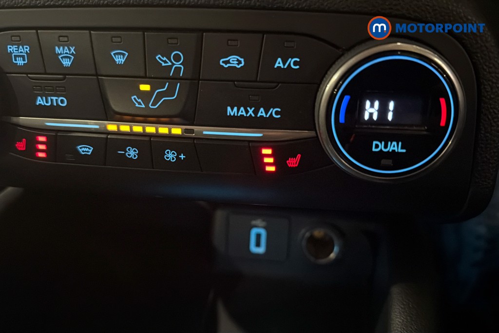 Ford Focus Titanium X Manual Petrol Hatchback - Stock Number (1629173) - 14th supplementary image