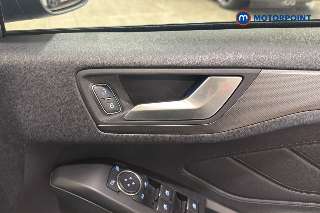 Ford Focus Titanium X Manual Petrol Hatchback - Stock Number (1629173) - 42nd supplementary image