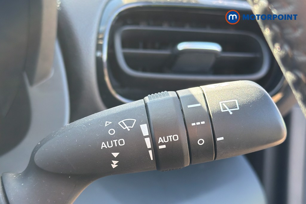 Toyota Yaris Icon Automatic Petrol-Electric Hybrid Hatchback - Stock Number (1629438) - 7th supplementary image