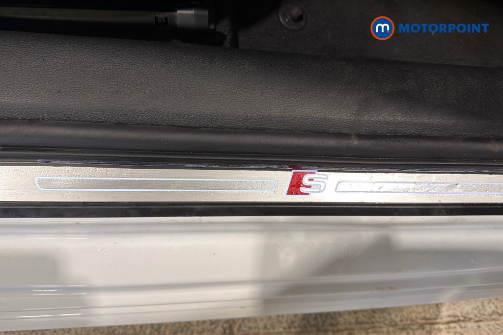 Audi A4 Black Edition Automatic Petrol Estate - Stock Number (1630013) - 27th supplementary image