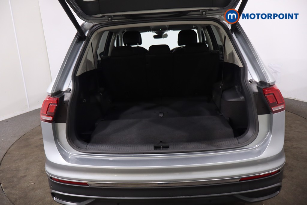 Volkswagen Tiguan Allspace Life Automatic Petrol SUV - Stock Number (1630185) - 41st supplementary image