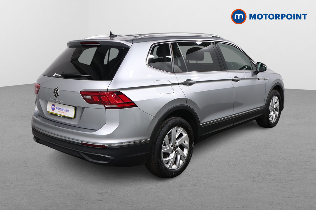 Volkswagen Tiguan Allspace Life Automatic Petrol SUV - Stock Number (1630185) - Drivers side rear corner
