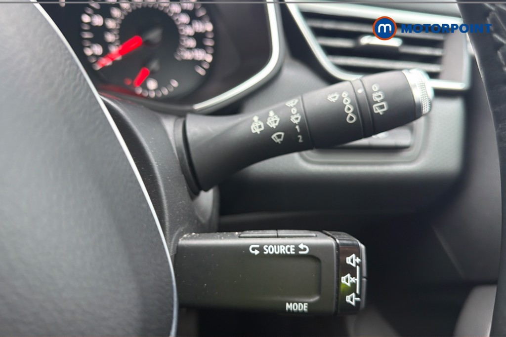 Renault Clio Iconic Manual Petrol Hatchback - Stock Number (1630298) - 7th supplementary image
