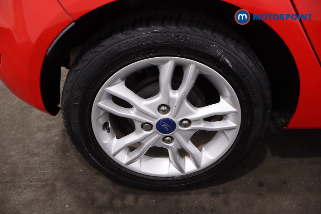 Ford Fiesta Zetec Manual Petrol Hatchback - Stock Number (1630458) - 9th supplementary image