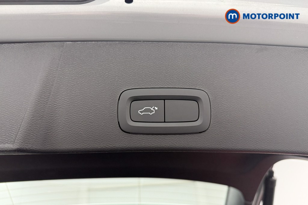Volvo Xc40 Core Automatic Petrol SUV - Stock Number (1630503) - 12th supplementary image