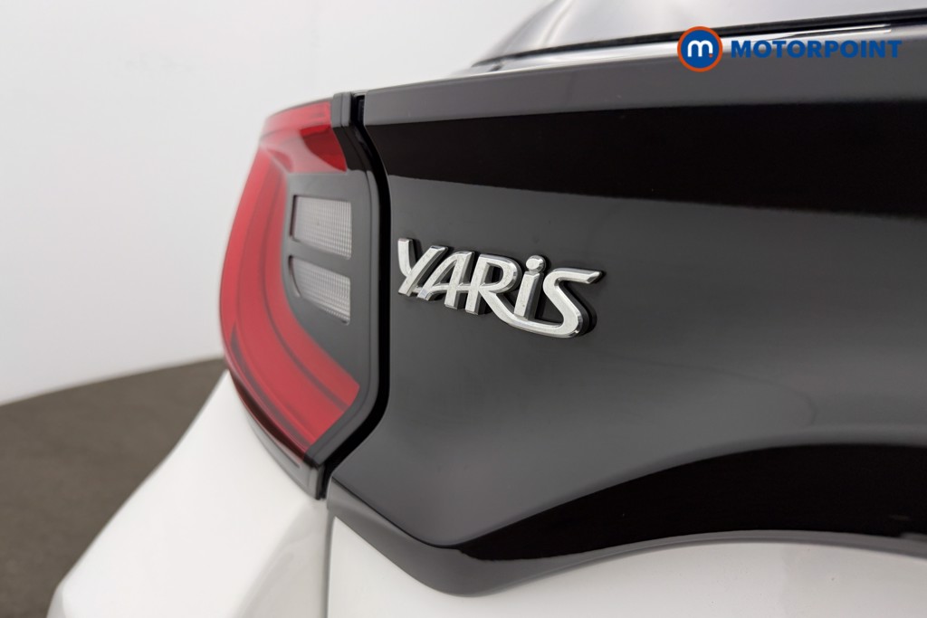 Toyota Yaris Design Automatic Petrol-Electric Hybrid Hatchback - Stock Number (1630953) - 13th supplementary image