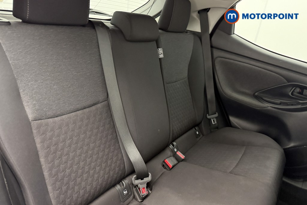 Toyota Yaris Design Automatic Petrol-Electric Hybrid Hatchback - Stock Number (1630953) - 16th supplementary image