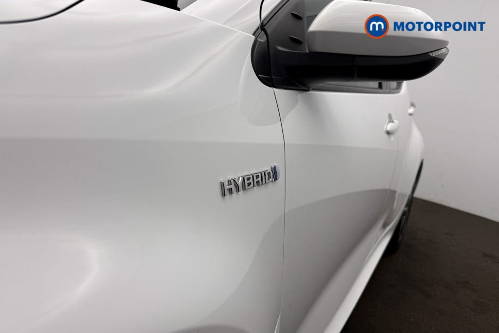 Toyota Yaris Design Automatic Petrol-Electric Hybrid Hatchback - Stock Number (1630953) - 23rd supplementary image