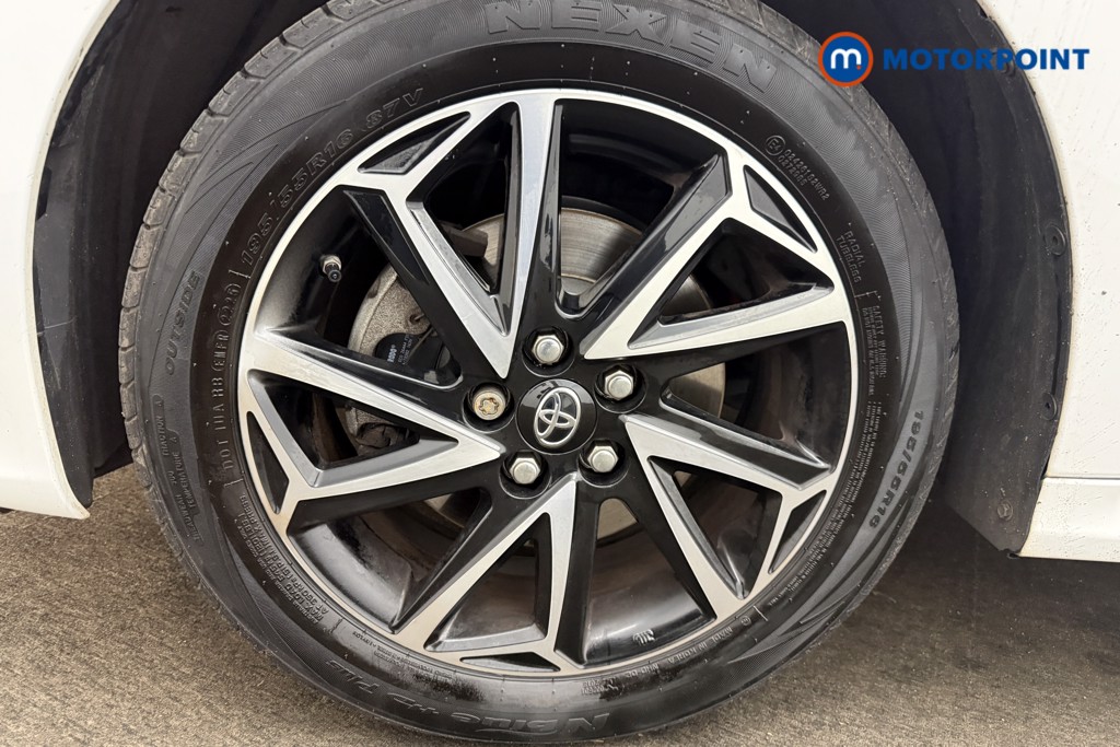 Toyota Yaris Design Automatic Petrol-Electric Hybrid Hatchback - Stock Number (1630953) - 1st supplementary image