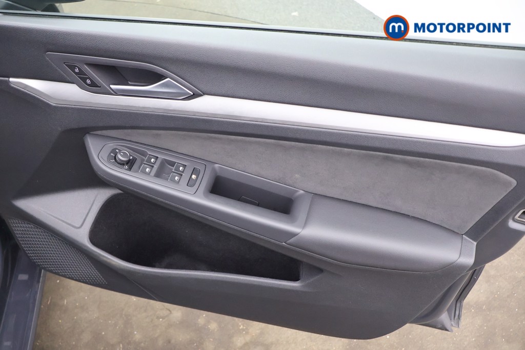Volkswagen Golf Life Automatic Petrol Estate - Stock Number (1630973) - 11th supplementary image