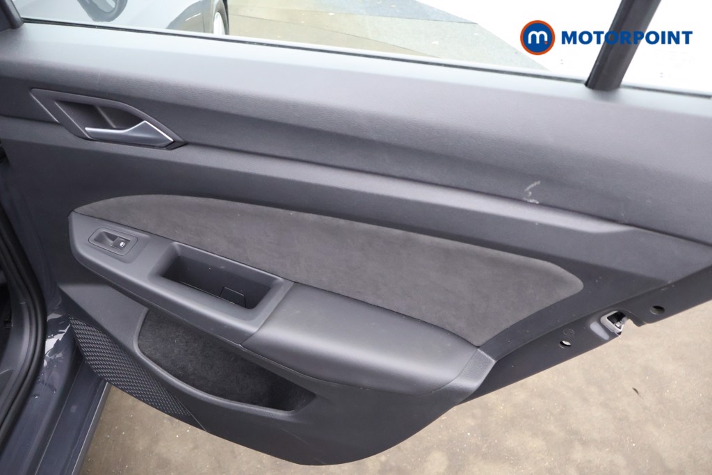 Volkswagen Golf Life Automatic Petrol Estate - Stock Number (1630973) - 16th supplementary image
