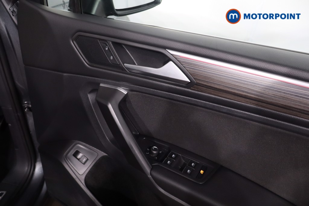 Volkswagen Tiguan Allspace Elegance Automatic Petrol SUV - Stock Number (1631347) - 24th supplementary image