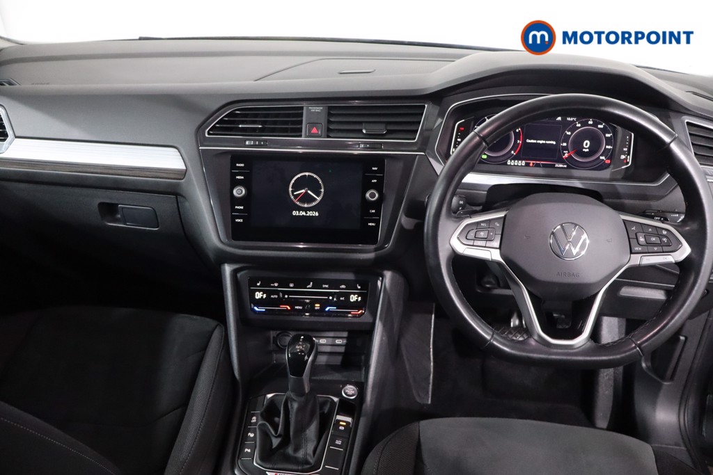 Volkswagen Tiguan Allspace Elegance Automatic Petrol SUV - Stock Number (1631347) - 1st supplementary image