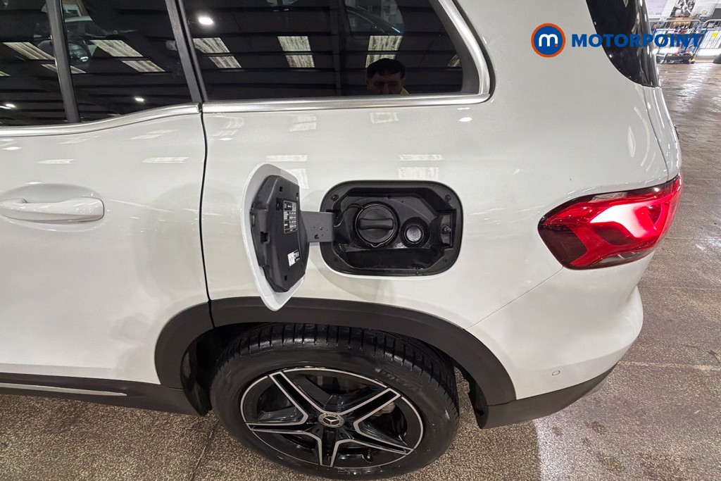 Mercedes-Benz GLB Amg Line Automatic Petrol SUV - Stock Number (1632522) - 41st supplementary image