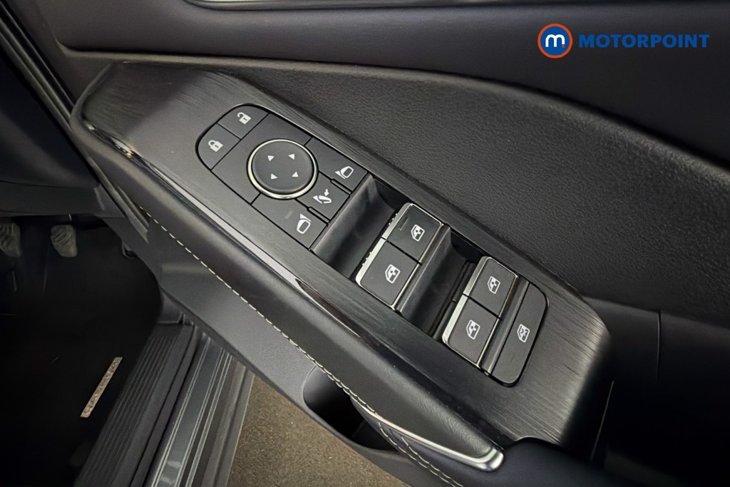 Nissan Qashqai Tekna Manual Petrol SUV - Stock Number (1632951) - 20th supplementary image