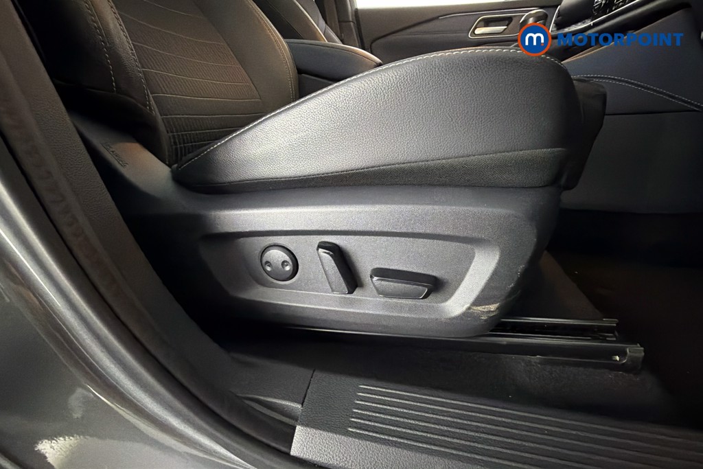 Nissan Qashqai Tekna Manual Petrol SUV - Stock Number (1632951) - 25th supplementary image