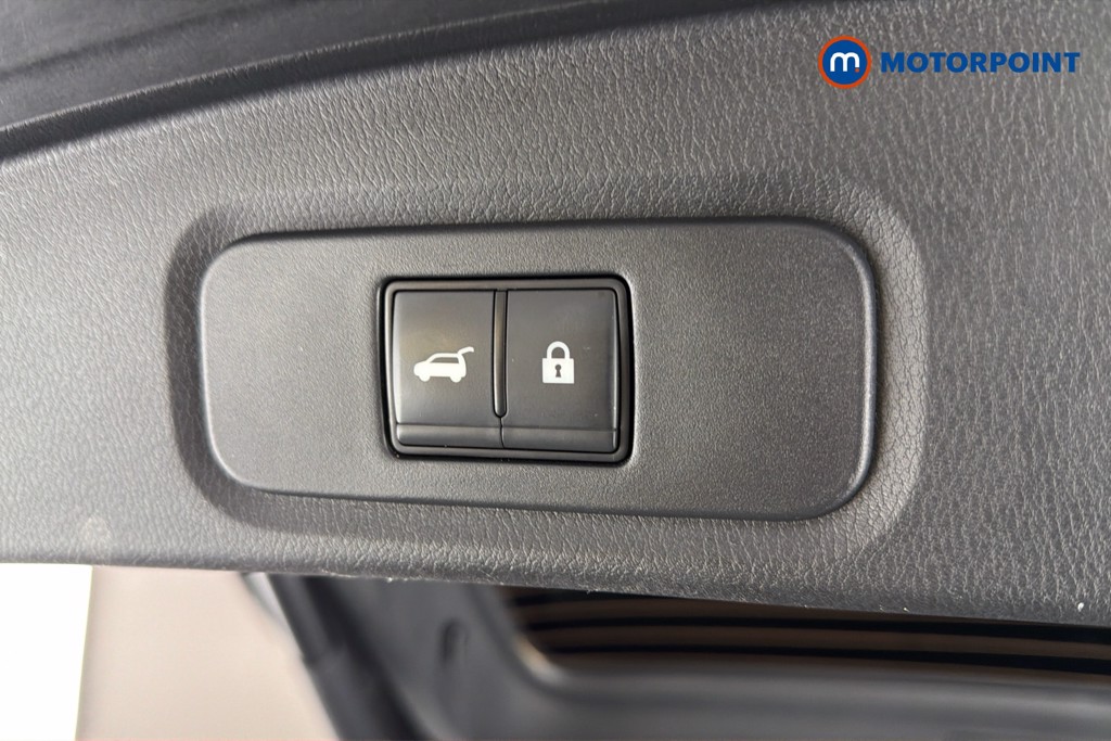 Nissan Qashqai Tekna Manual Petrol SUV - Stock Number (1632951) - 35th supplementary image